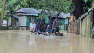 সাংগু-মাতামুহুরী নদীর পানি বৃদ্ধি, প্লাবিত বান্দরবানের নিম্নাঞ্চল; আশ্রয়কেন্দ্রে সাধারণ মানুষ