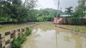 সাংগু-মাতামুহুরী নদীর পানি বৃদ্ধি, প্লাবিত বান্দরবানের নিম্নাঞ্চল; আশ্রয়কেন্দ্রে সাধারণ মানুষ