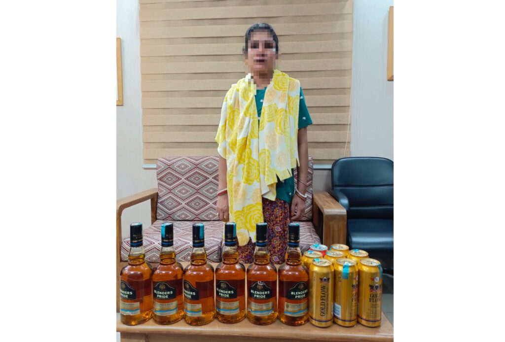 রাঙামাটিতে বিদেশি মদ-বিয়ারসহ সাথী রানী চাকমা আটক