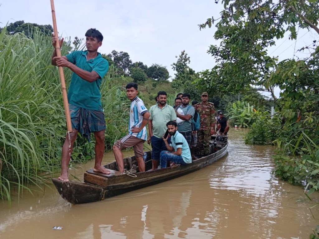 সেনাবাহিনীর বাঘাইহাট জোনের তত্ত্বাবধানে সাজেকে আটকে পড়া পর্যটকদের নিরাপদ প্রত্যাবর্তন