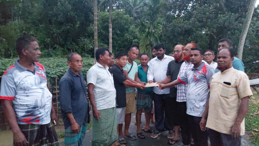 পাহাড়ধসে নিহত লক্ষী চাকমার পরিবারকে প্রতিমন্ত্রী মীর হেলালের আর্থিক সহায়তা