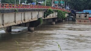 সাংগু-মাতামুহুরী নদীর পানি বিপৎসীমার ওপরে, বান্দরবানের সঙ্গে সারাদেশের সড়ক যোগাযোগ বিচ্ছিন্ন