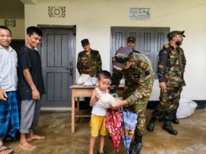 বন্যাকবলিত দুই শতাধিক পরিবারের পাশে বাঘাইহাট জোন, বিতরণ করা হলো জরুরি খাদ্যসামগ্রী