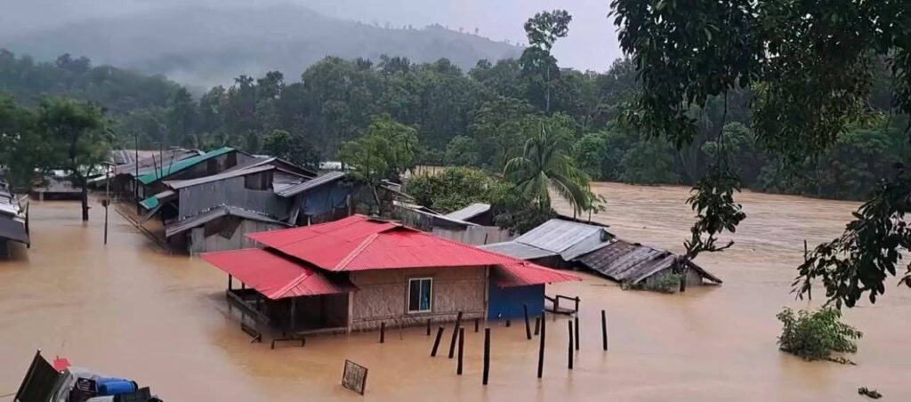 দ্বিতীয় দফার পাহাড়ি ঢলে বিপর্যস্ত বিলাইছড়ির ফারুয়া, ১২ হাজার মানুষ পানিবন্দি, পৌঁছায়নি সরকারি ত্রাণ