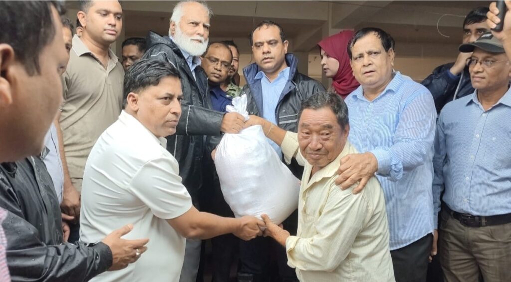 উদ্ধার ও ত্রাণ কার্যক্রমে কোনো ঘাটতি নেই, সেনাবাহিনী মোতায়ন করা হয়েছে: ত্রাণ প্রতিমন্ত্রী