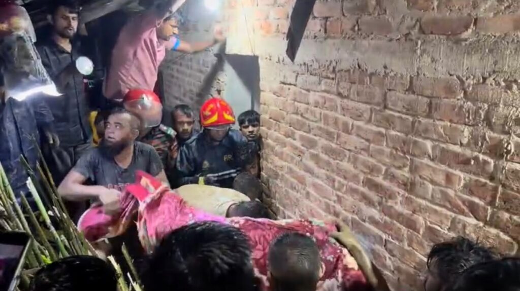 কক্সবাজারে পাহাড়ধস ও পানিতে ডুবে প্রাণ গেল ২ জনের, নিখোঁজ ১
