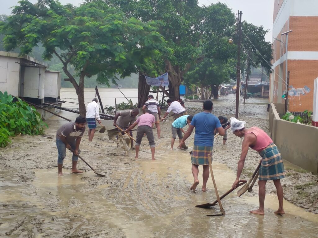 রাঙামাটিতে পানি কমতে শুরু করলেও খাদ্য সংকট তীব্র, ফারুয়ায় এখনো পৌঁছায়নি সরকারি ত্রাণ