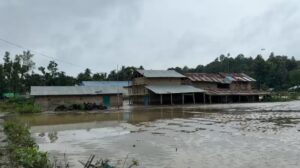 রাঙামাটিতে বন্যার পানি নামছে, সামনে খাদ্যসংকটের শঙ্কা