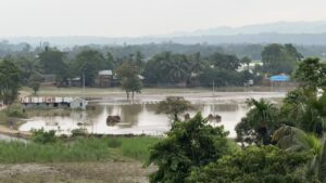 রাঙামাটিতে বন্যা পরিস্থিতির উন্নতি, পানি নামলেও কাটেনি দুর্ভোগ