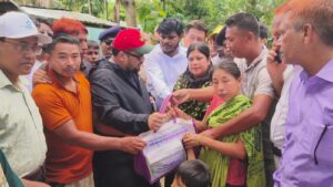 বন্যাকবলিত বাঘাইছড়ি পরিদর্শনে পার্বত্য প্রতিমন্ত্রী মীর হেলাল, ত্রাণ বিতরণ; পুনর্বাসনের আশ্বাস