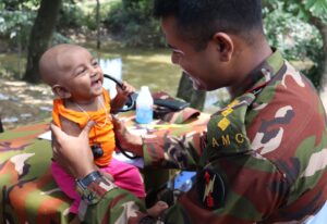 ৪৬৭ জন পাহাড়ি ও বাঙালিকে চিকিৎসাসেবা ও ওষুধ বিতরণ করল সেনাবাহিনীর দীঘিনালা জোন