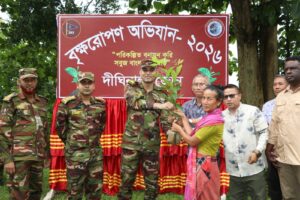 বৃক্ষরোপণ কর্মসূচি: দীঘিনালায় সেনাবাহিনীর উদ্যোগে ২৬ হাজার ফলজ, বনজ ও ঔষধি গাছের চারা বিতরণ