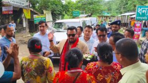 পাহাড়ি ঢলে ক্ষতিগ্রস্তদের পাশে সরকার, ‘রংধনু জাতি’ গঠনে চেয়েছেন সকলের সহযোগিতা- প্রতিমন্ত্রী মীর হেলাল