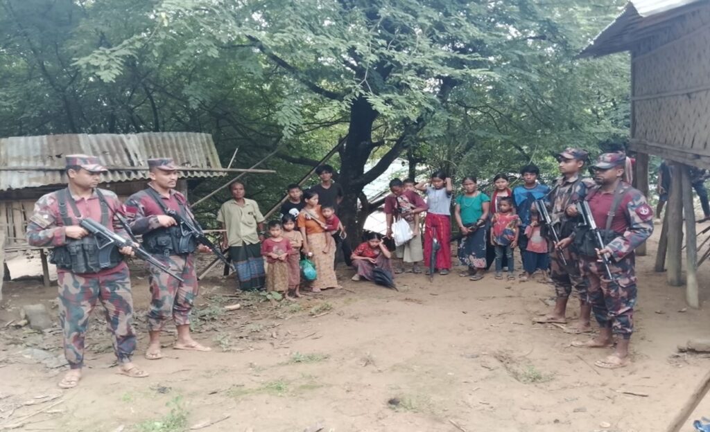 রুমার দুর্গম গ্যালেংগায় হামের উপসর্গে শিশুর মৃত্যু, আক্রান্তদের হাসপাতালে পৌঁছে দিল বিজিবি