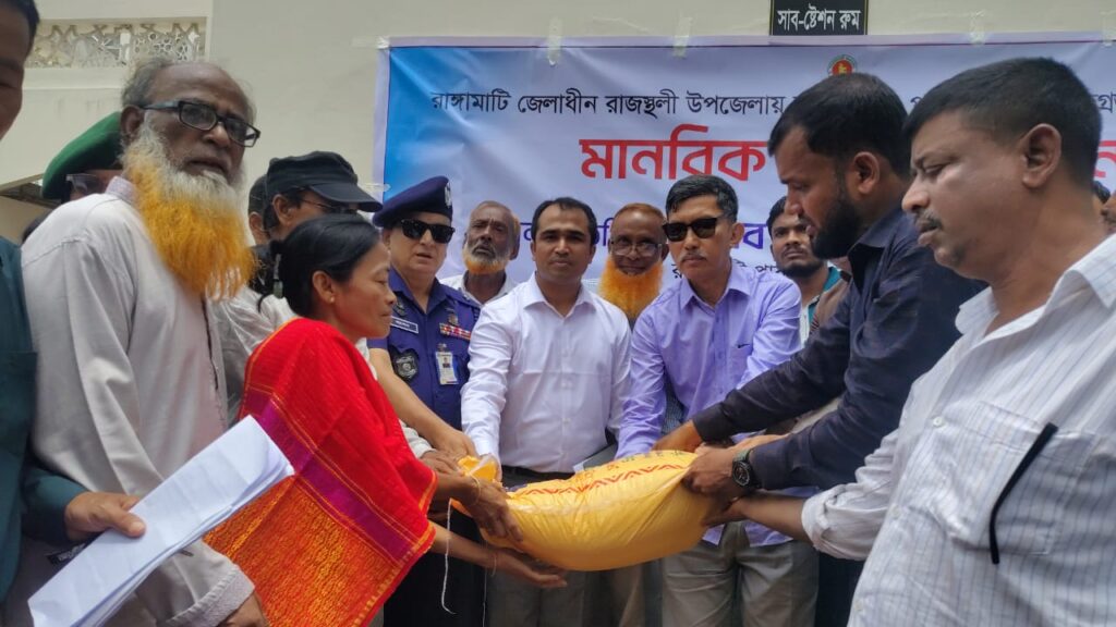 দুর্যোগ কাটিয়ে ঘুরে দাঁড়াতে সর্বাত্মক উদ্যোগ নেবে সরকার: রাজস্থলীতে দীপেন দেওয়ান