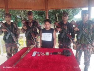 লংগদুতে চাঁদা আদায়ের সময় জেএসএস কালেক্টর আটক, অস্ত্র ও নগদ টাকা জব্দ