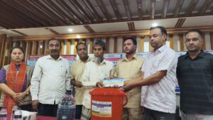 আলীকদমে বন্যাকবলিত ৩৫৫ পরিবারে কারিতাসের নগদ অর্থ ও স্বাস্থ্যসামগ্রী বিতরণ