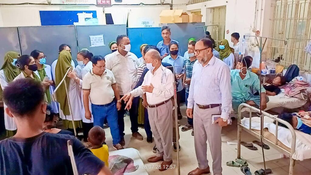 হামে আক্রান্ত রোগীদের পাশে জেলা পরিষদ চেয়ারম্যান থানজামা লুসাই, চিকিৎসাসেবা জোরদারের নির্দেশ