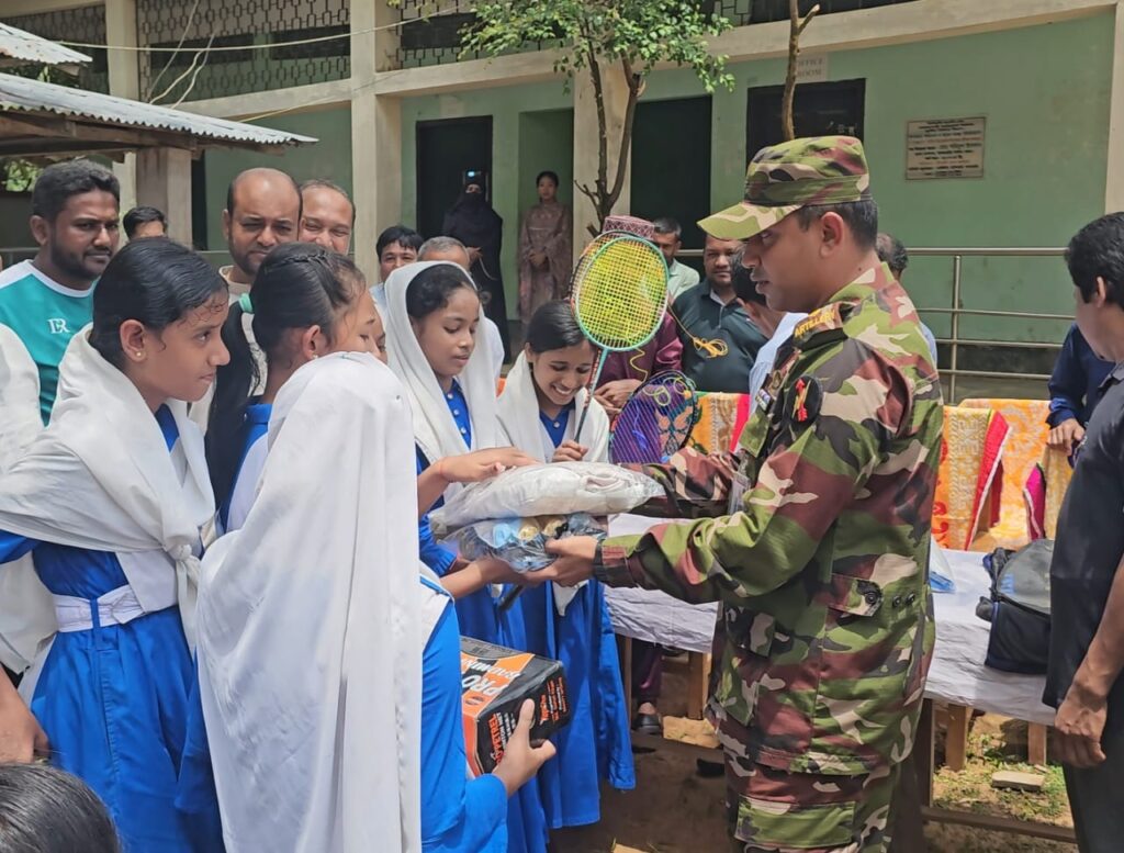 মানিকছড়িতে শিক্ষা প্রতিষ্ঠানের উন্নয়ন ও শিক্ষা সহায়তা প্রদান করল সেনাবাহিনীর লক্ষীছড়ি জোন