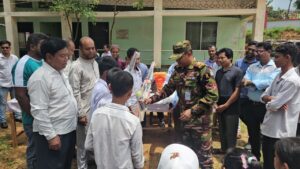 মানিকছড়িতে শিক্ষা প্রতিষ্ঠানের উন্নয়ন ও শিক্ষা সহায়তা প্রদান করল সেনাবাহিনীর লক্ষীছড়ি জোন