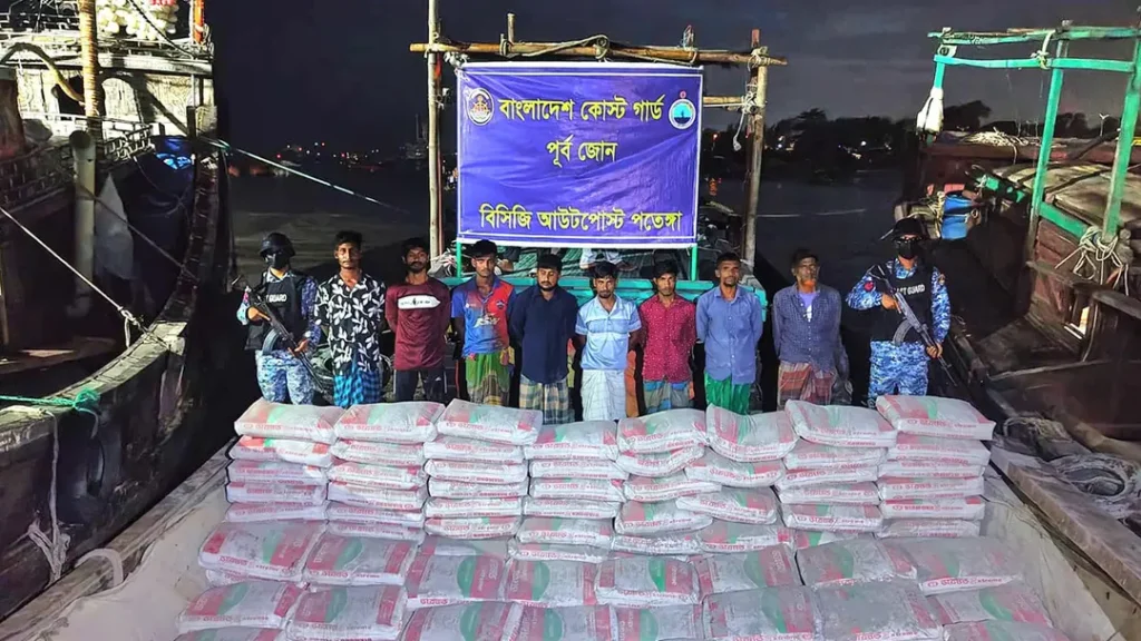 মিয়ানমারে পাচারকালে পতেঙ্গায় সিমেন্ট-সার জব্দ, আটক ২২