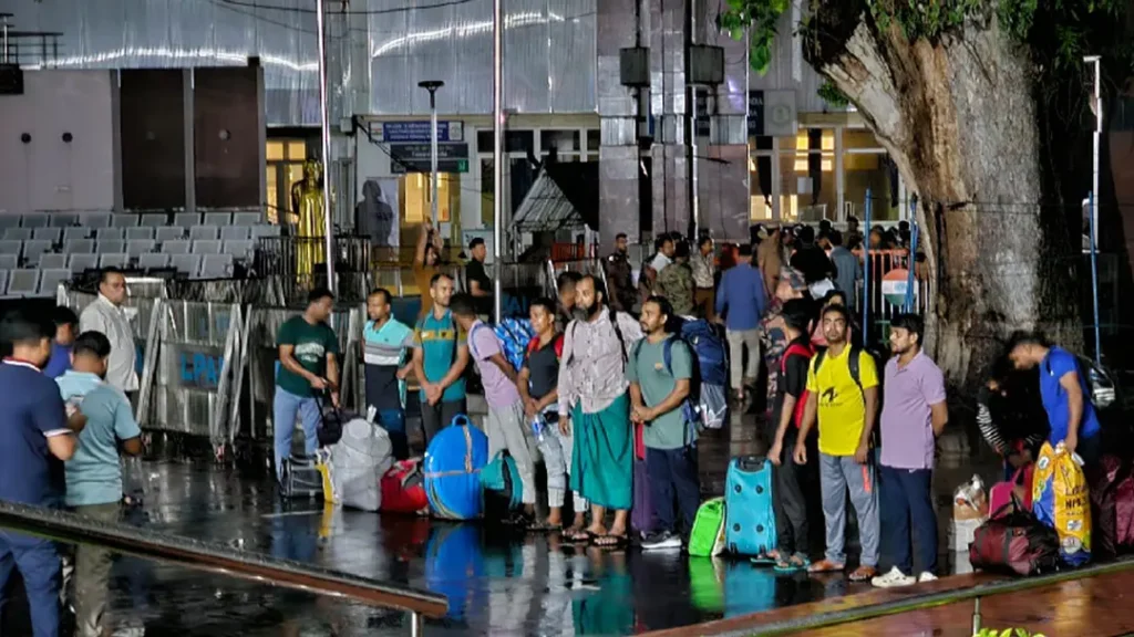 ভারতে কারাভোগ শেষে বেনাপোল দিয়ে দেশে ফিরলেন ৫০ নারী-পুরুষ
