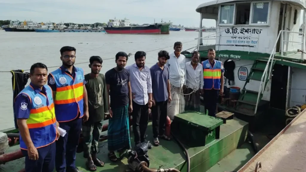 কর্ণফুলীতে ১২ হাজার ৭০০ লিটার চোরাই ডিজেল জব্দ, গ্রেপ্তার ৬