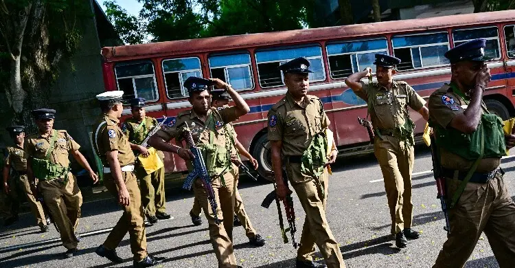 দুর্নীতির অভিযোগে শ্রীলঙ্কার সাবেক নৌবাহিনীর প্রধান গ্রেফতার