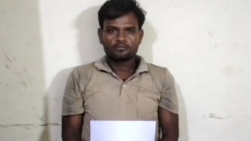 মৌলভীবাজারের বড়লেখা সীমান্তে বিজিবির হাতে আটক ভারতীয় চোরাকারবারি