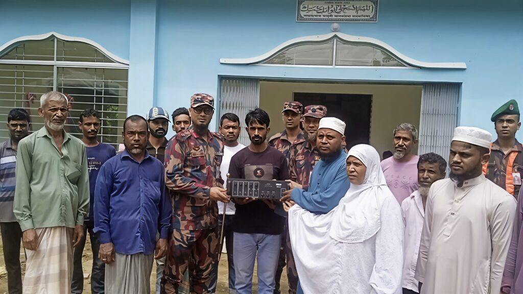 পানছড়িতে জনকল্যাণমূলক সহায়তা, শিক্ষা ও ধর্মীয় প্রতিষ্ঠানের পাশে দাঁড়াল ৩ বিজিবি