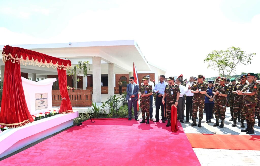 ফরিদপুর ও রাজবাড়ীতে সেনাবাহিনীর দুই শিক্ষাপ্রতিষ্ঠানের আনুষ্ঠানিক উদ্বোধন করলেন সেনাপ্রধান
