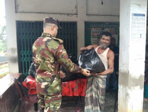 মাটিরাঙ্গায় সেনাবাহিনীর মানবিক সেবা, ত্রাণ ও চিকিৎসায় স্বস্তি পেল শতাধিক পরিবার