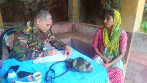 দুর্গম পাহাড়ে স্বাস্থ্যসেবায় ভরসা সেনাবাহিনীর মাটিরাঙ্গা জোন, চিকিৎসা পেলেন দেড় শতাধিক মানুষ