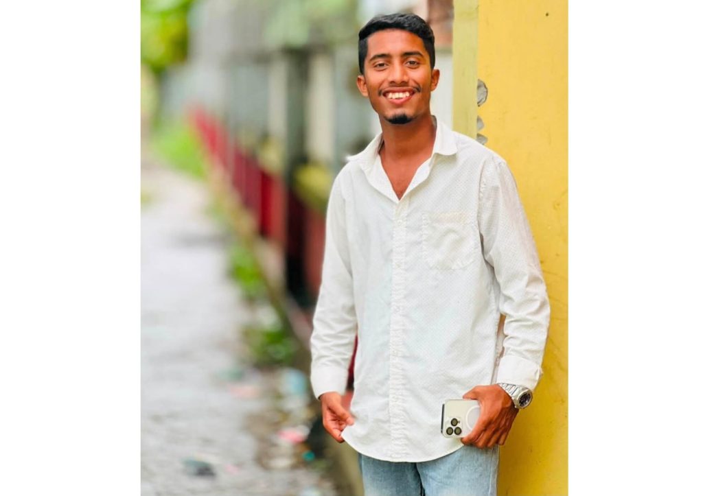 ফেসবুকে পোস্টের পৌনে তিন ঘণ্টা পর বিদ্যুৎস্পৃষ্টে তরুণের মৃত্যু