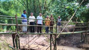 মাটিরাঙ্গার পাহাড়ি জনপদে সেনাবাহিনীর সেতুবন্ধন, নির্মিত হলো ২ বাঁশের সাঁকো