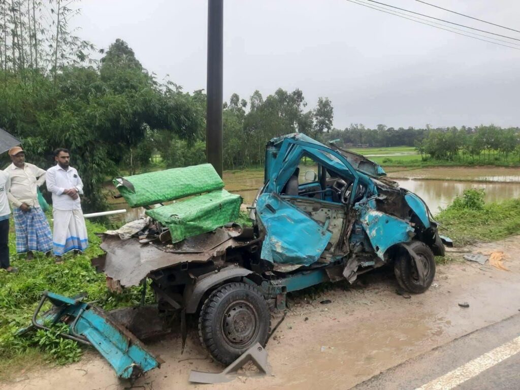 চকরিয়ায় বাস-জেটু গাড়ির মুখোমুখি সংঘর্ষে নিহত ৪