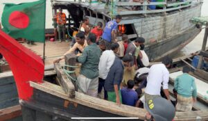 আরাকান আর্মির হাতে আটক ৬ রোহিঙ্গাসহ ২৪ জেলেকে ফেরত আনল বিজিবি