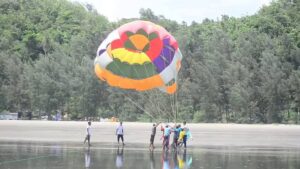 কক্সবাজারে অনিরাপদ প্যারাসেইলিংয়ে কক্সবাজারে বাড়ছে প্রাণহানি