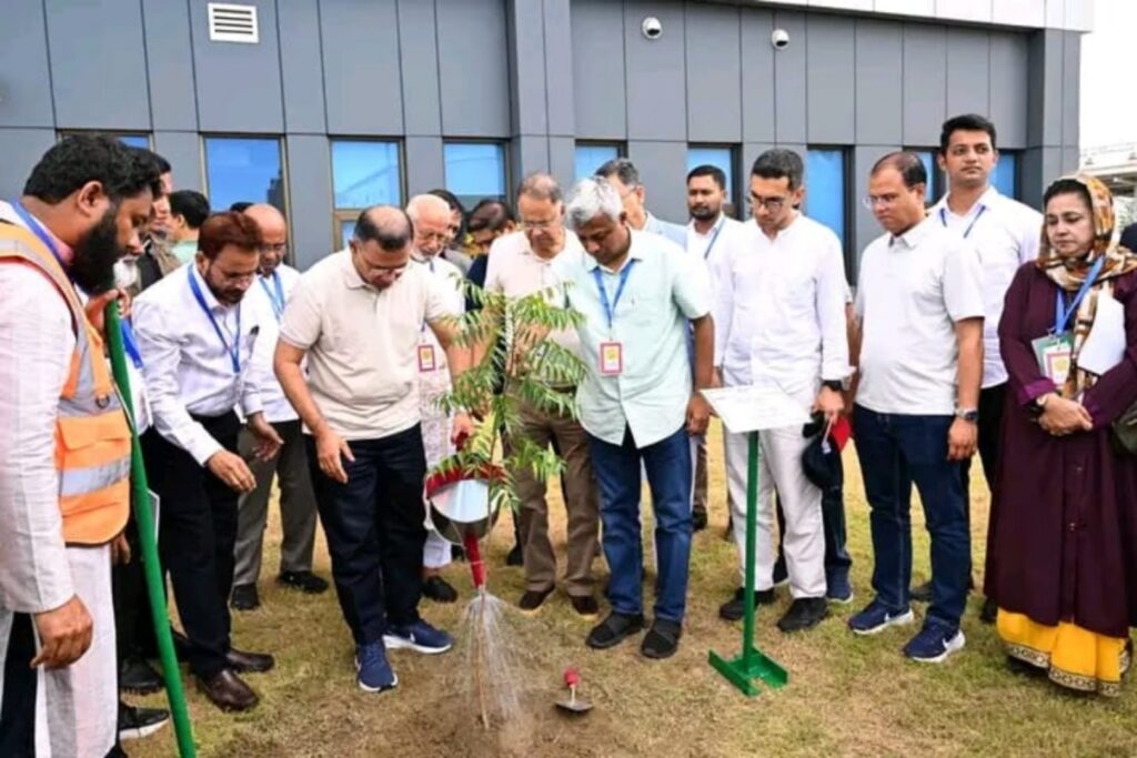 মাতারবাড়ির মেগা প্রকল্প পরিদর্শন করলেন প্রধানমন্ত্রী তারেক রহমান