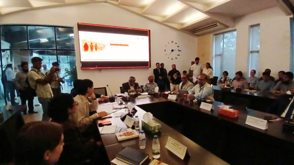 রোহিঙ্গাদের নিরাপদ ও সম্মানজনক প্রত্যাবাসন জরুরি- কক্সবাজারে গোলটেবিল বৈঠকে বক্তারা
