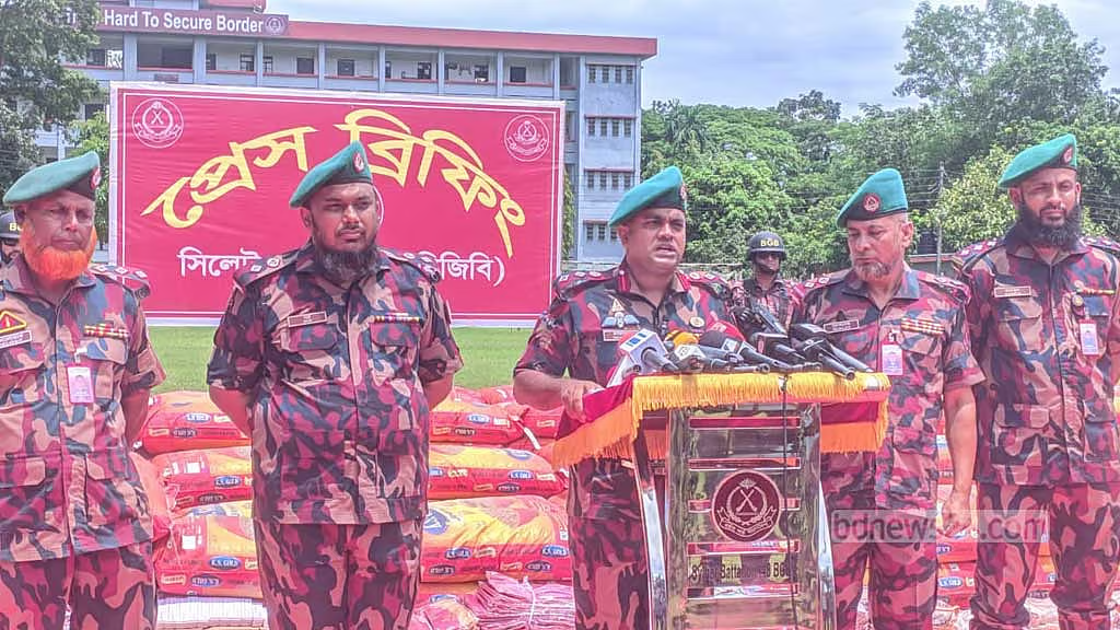 সিলেটে শাড়ি-প্রসাধনীসহ আড়াই কোটি টাকার ভারতীয় পণ্য জব্দ
