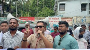 চাঁদার দাবিতে পেঁপে বাগান ধ্বংস করল জেএসএস সন্ত্রাসীরা, প্রতিবাদে রাঙামাটিতে বিক্ষোভ
