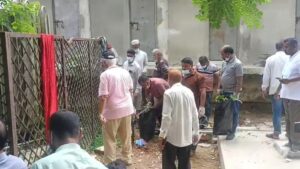 বান্দরবান সদর হাসপাতাল চত্বরে পরিচ্ছন্নতা অভিযানে এমপি সাচিং প্রু জেরী