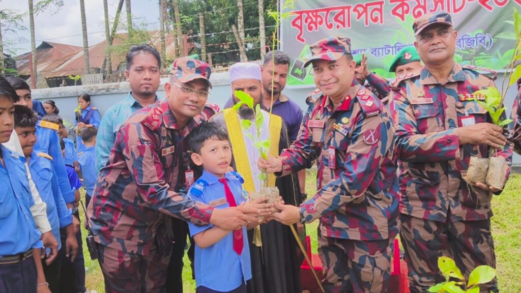 পরিবেশ রক্ষায় বাঘাইছড়িতে বিজিবির উদ্যোগে ২৮ হাজার ৯০০ বৃক্ষচারা বিতরণ