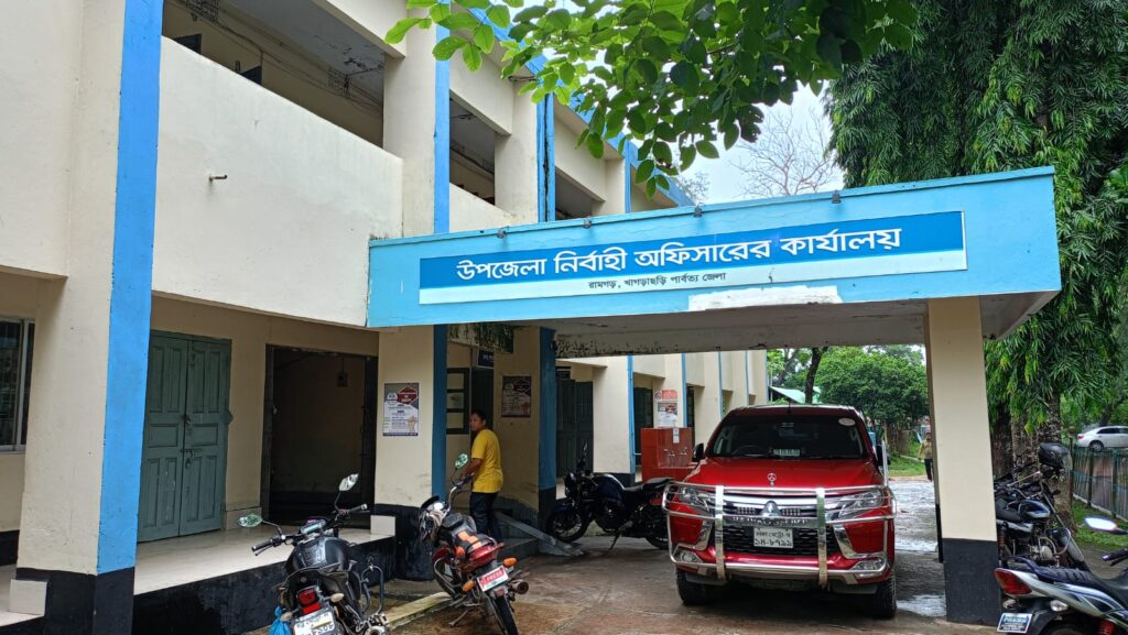 রামগড়ে এক কর্মকর্তার কাঁধে ৪৭ প্রাথমিক বিদ্যালয়, ব্যাহত হচ্ছে তদারকি