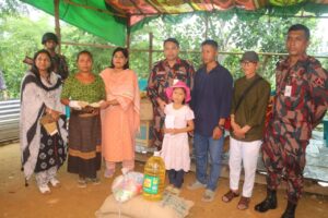 সড়ক দূর্ঘটনায় নিহত সুমতি চাকমার পরিবারের মাঝে শিক্ষা ও মানবিক সহায়তা প্রদান করল বিজিবি