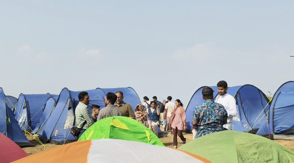 মেঘ-পাহাড়ের টানে আলীকদমে পর্যটকের ঢল
