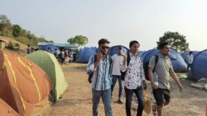 মেঘ-পাহাড়ের টানে আলীকদমে পর্যটকের ঢল
