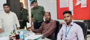 রামগড়ে বাড়ি বাড়ি গিয়ে অনুমোদনহীন হারবাল ওষুধ বিক্রি, দুই ব্যক্তি আটক