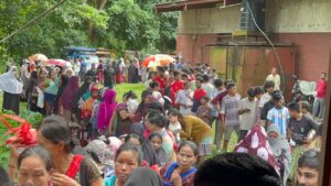 ভেদভেদীতে পাহাড় ধস ও বন্যায় ক্ষতিগ্রস্ত ১ হাজার পরিবারে জেলা পরিষদের খাদ্য সহায়তা